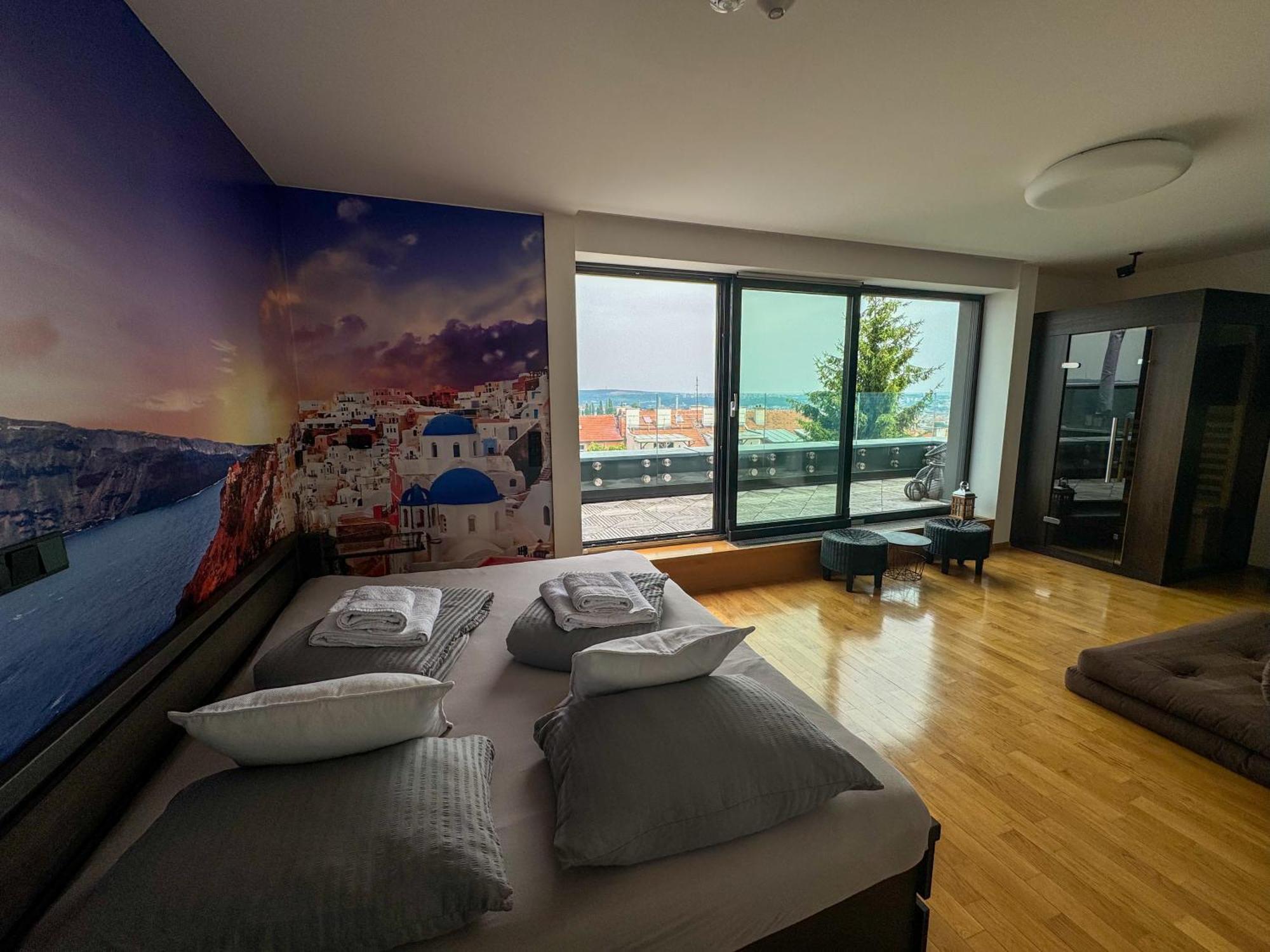 Apartman Se Saunou A Terasou S Vyhledem Na Μπρνο Εξωτερικό φωτογραφία
